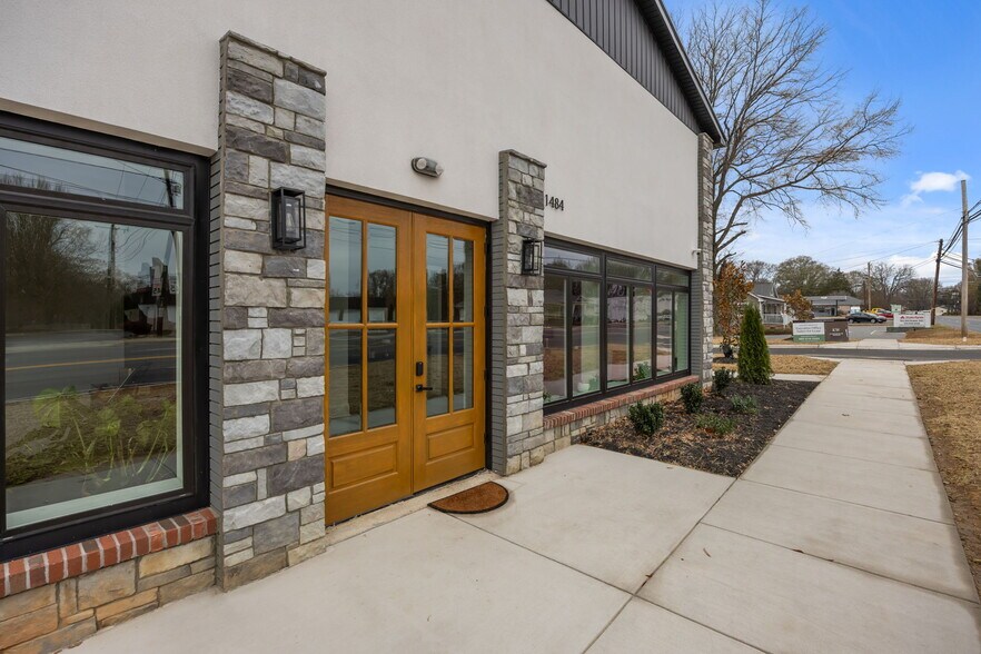 1484 Dale Earnhardt Blvd, Kannapolis, NC à louer - Photo de l’immeuble – Image 1 sur 42
