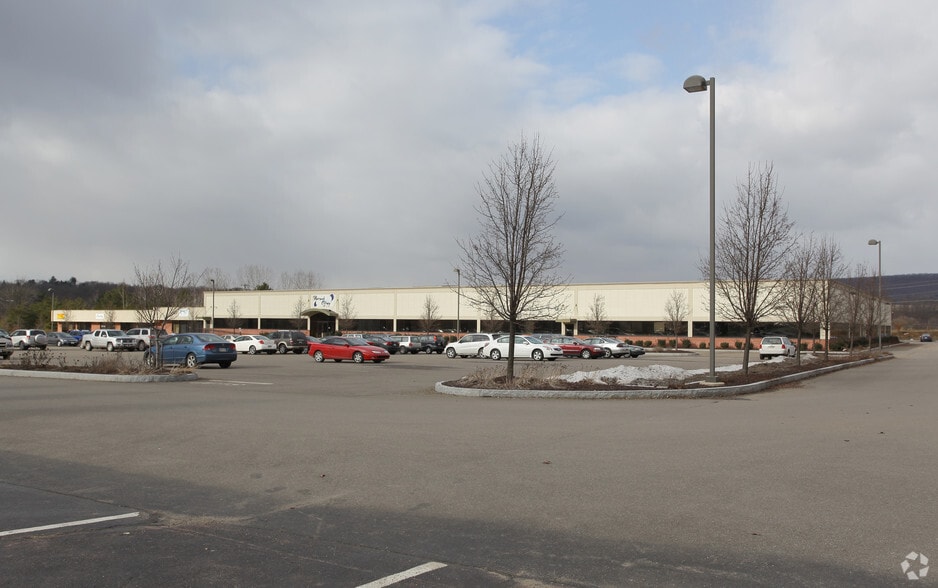 2015-2035 W Front St, Berwick, PA à vendre - Photo principale – Image 2 sur 9