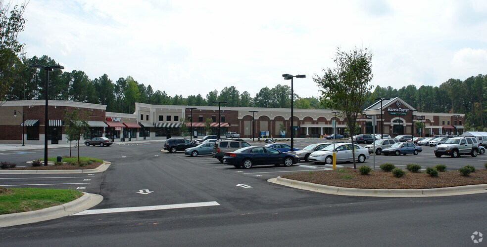 1125 W NC 54 Hwy, Durham, NC à louer - Photo de l’immeuble – Image 2 sur 2