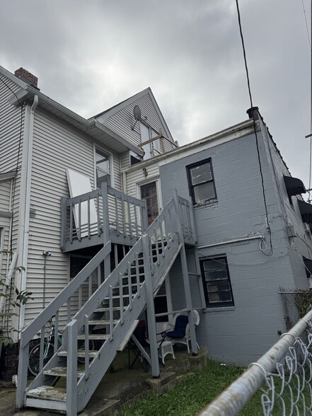 12816 Detroit Ave, Lakewood, OH à vendre - Photo de l’immeuble – Image 3 sur 4