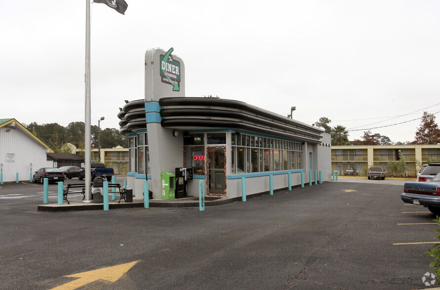 7104 Abercorn St, Savannah, GA à louer - Photo de l’immeuble – Image 2 sur 7