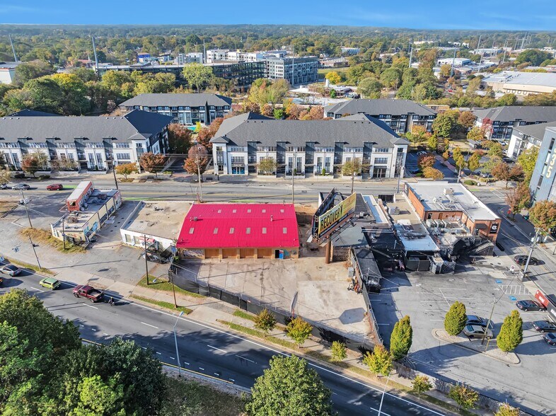 806 NW Northside Dr, Atlanta, GA à louer - Photo de l’immeuble – Image 3 sur 18