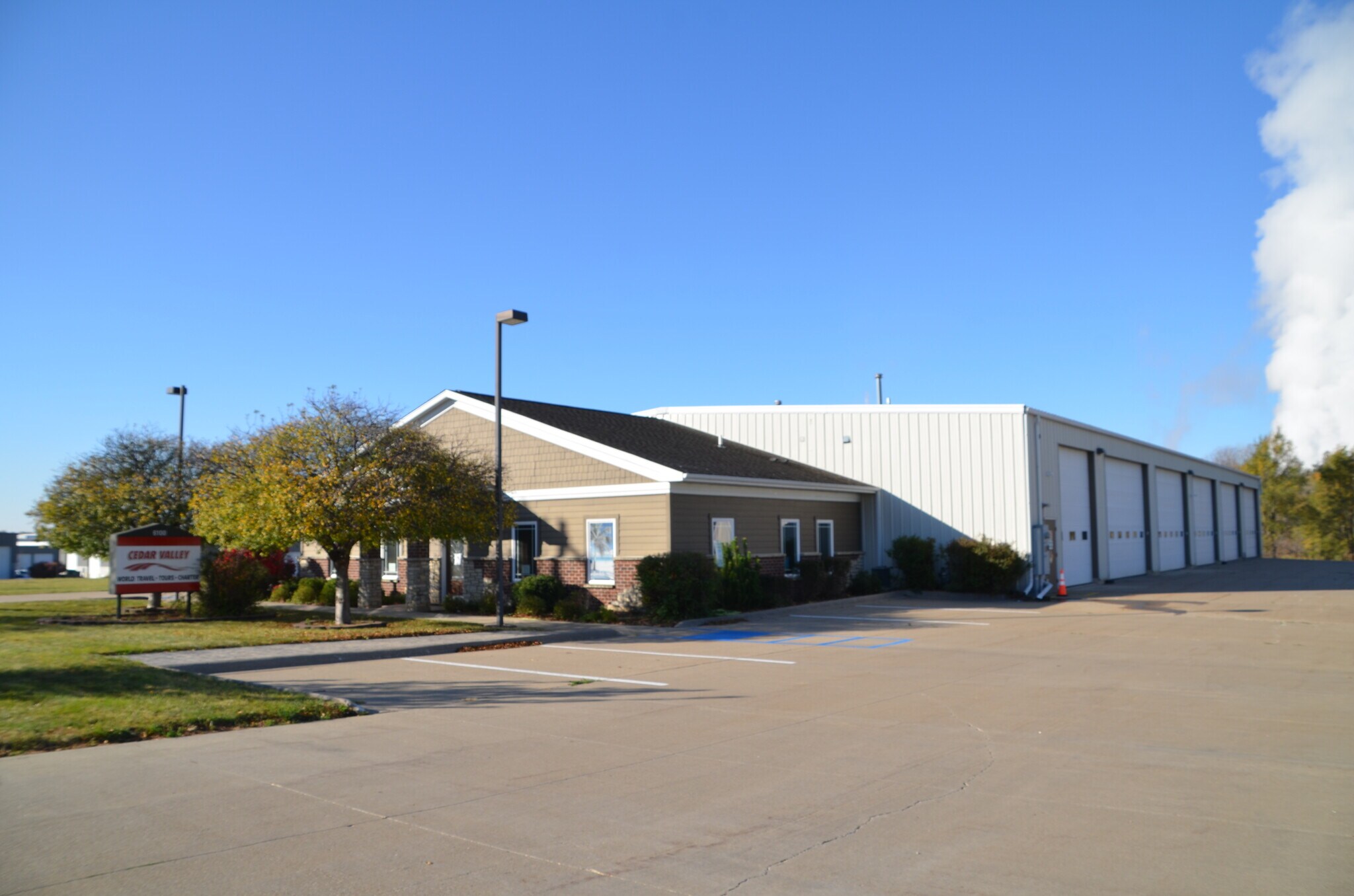 6100 7th Street Ct SW, Cedar Rapids, IA à vendre Photo principale– Image 1 sur 21