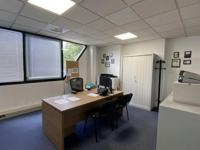 Bureau dans Bois-Guillaume à louer - Photo intérieure – Image 3 sur 4