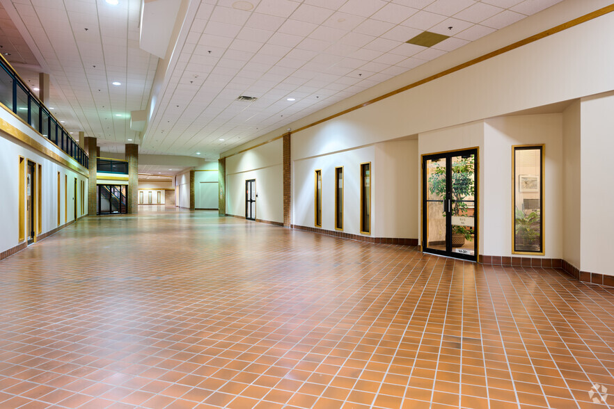 300 Main St, East Rochester, NY à louer - Photo intérieure – Image 3 sur 23