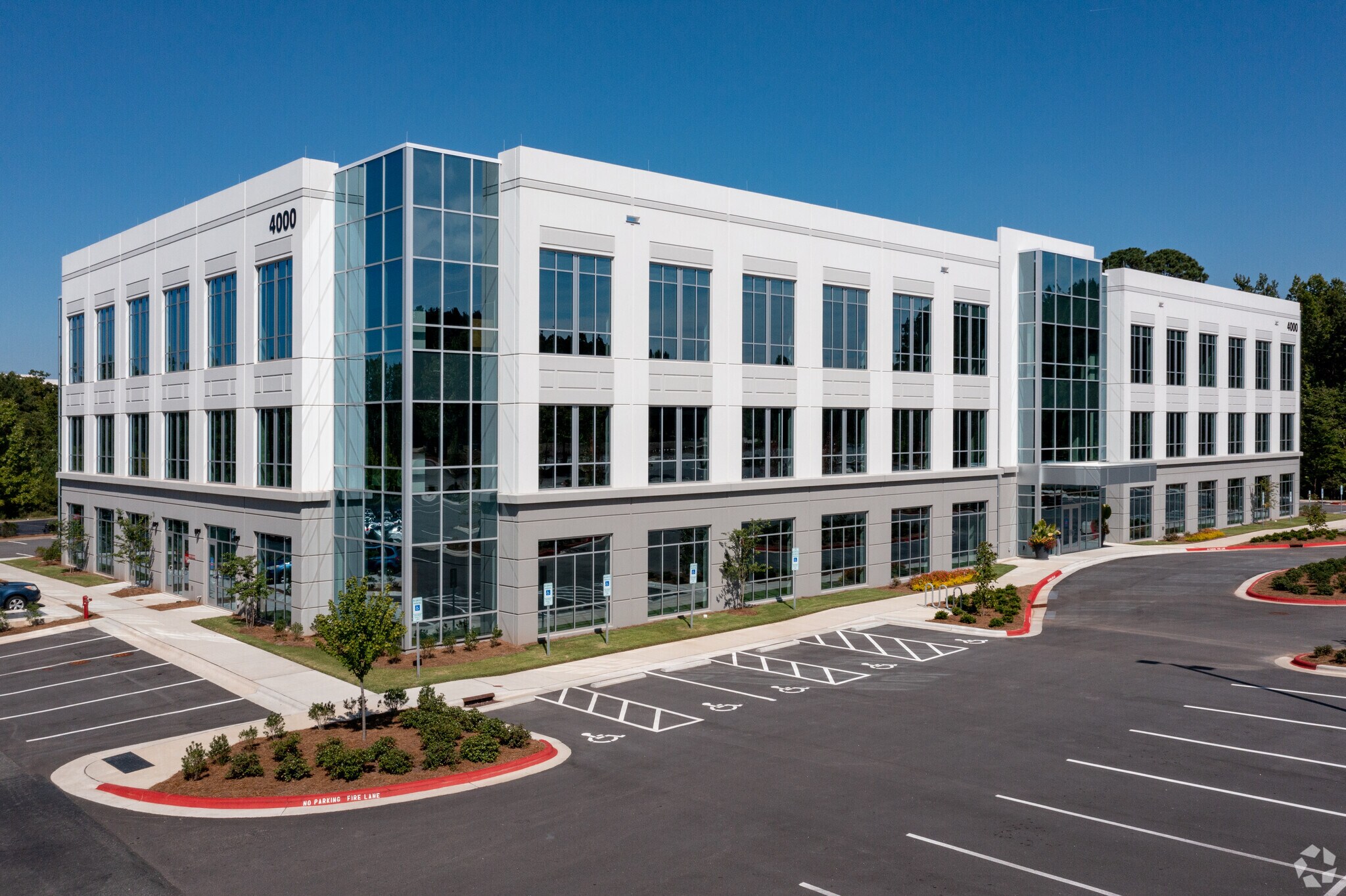 4000 Paramount Pky, Morrisville, NC à louer Photo de l’immeuble– Image 1 sur 12