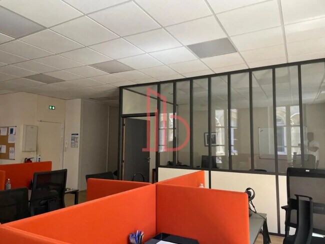 Plus de détails pour Bureau à louer