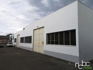 Plus de détails pour Local d'activités à louer