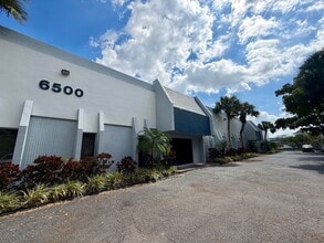 6500 NW 15th Ave, Fort Lauderdale, FL à louer Photo de l’immeuble– Image 1 sur 23