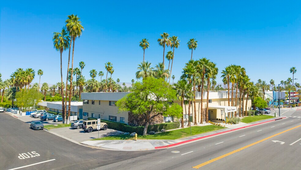 1680 E Palm Canyon Dr, Palm Springs, CA à vendre - Photo de l’immeuble – Image 2 sur 51