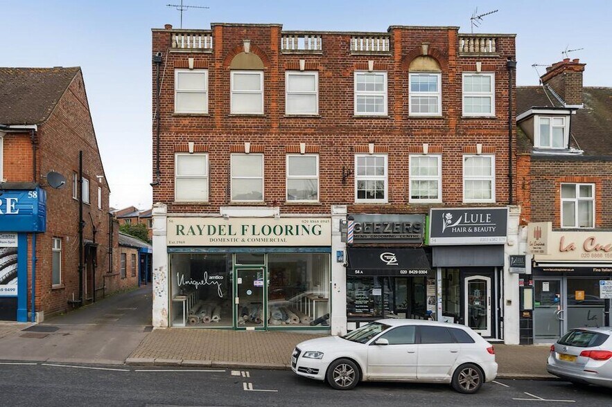 56 Bridge St, Pinner à vendre - Photo de l’immeuble – Image 1 sur 7