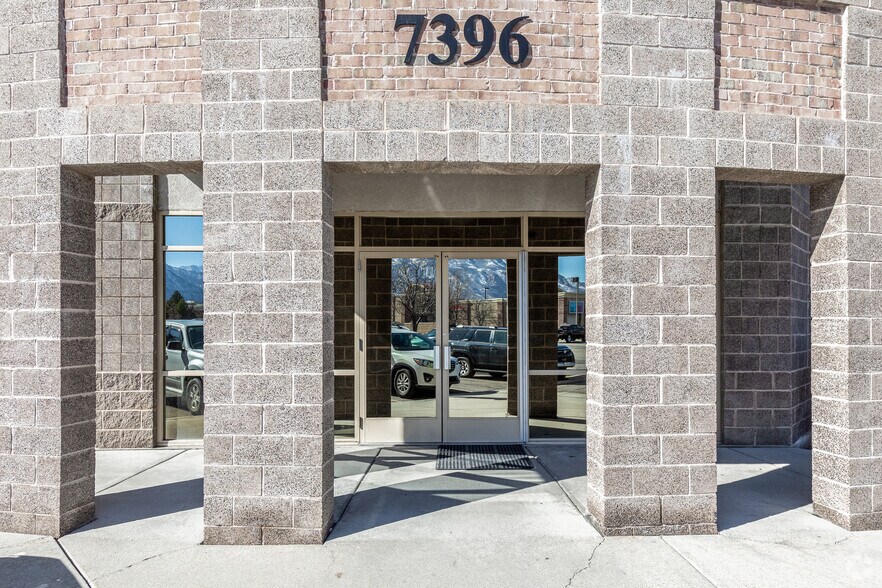 7396 S Union Park Ave, Midvale, UT à vendre - Photo de l’immeuble – Image 3 sur 7