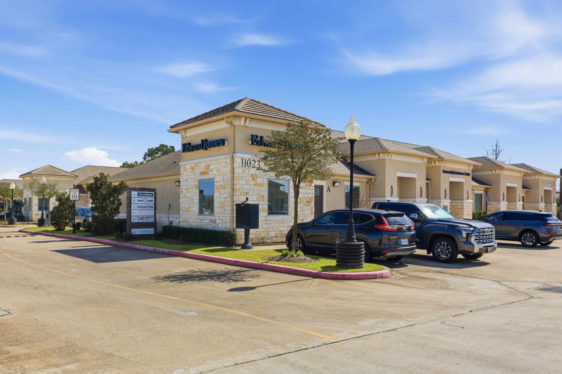11023 Northpointe Blvd, Tomball, TX à louer Photo de l’immeuble– Image 1 sur 13