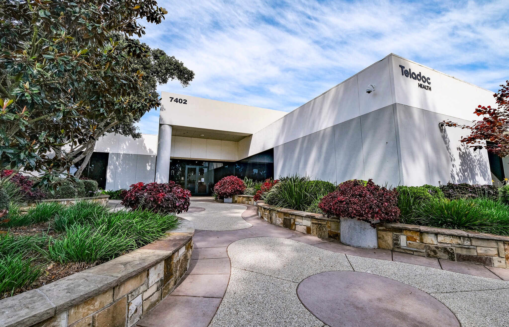 7402 Hollister Ave, Goleta, CA à louer Photo de l’immeuble– Image 1 sur 8