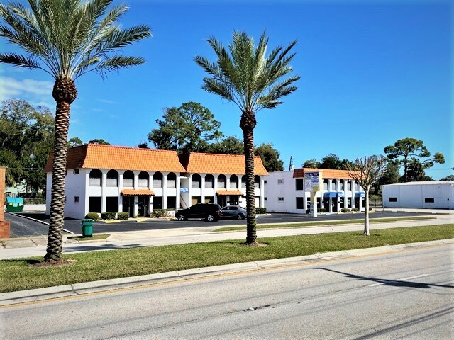 1617 Ridgewood Ave, Holly Hill, FL à louer - Photo de l’immeuble – Image 3 sur 7