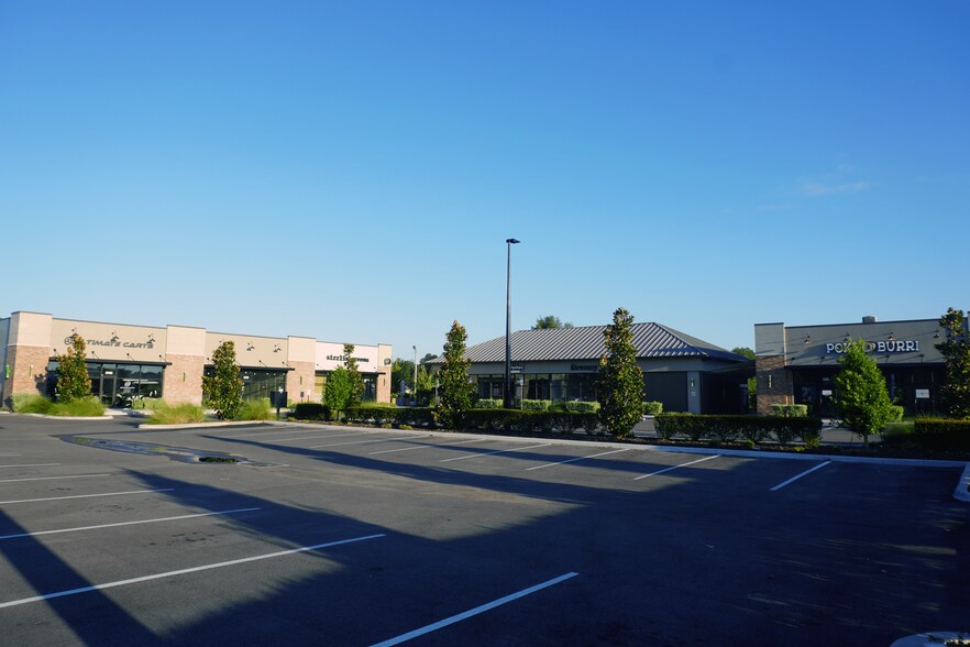 12615 W Colonial Dr, Winter Garden, FL à louer - Photo de l’immeuble – Image 3 sur 5