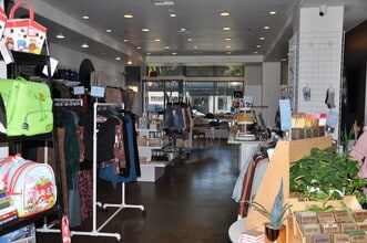 Indian Hill Blvd, Claremont, CA à louer Photo intérieure– Image 2 sur 2