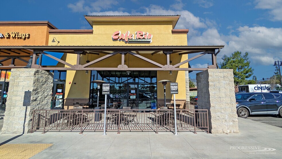 1046 W Gladstone St, San Dimas, CA à louer - Photo de l’immeuble – Image 3 sur 10