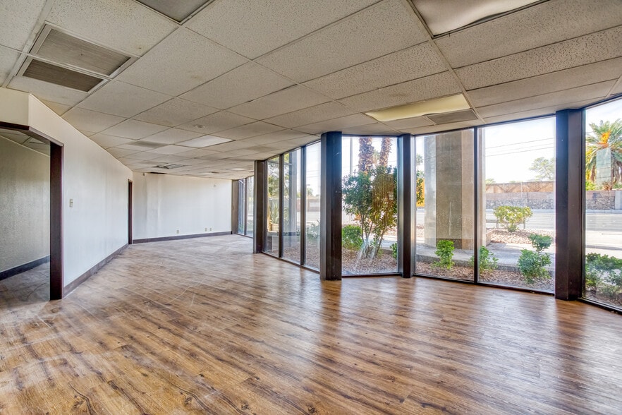 4660 S Eastern Ave, Las Vegas, NV à louer - Photo intérieure – Image 3 sur 11