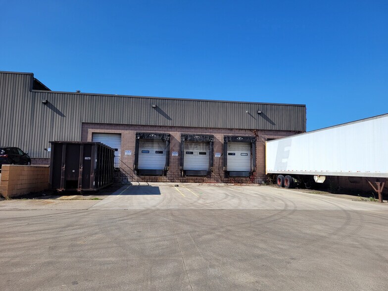 2377 Enterprise Pky, Twinsburg, OH à louer - Photo de l’immeuble – Image 2 sur 10