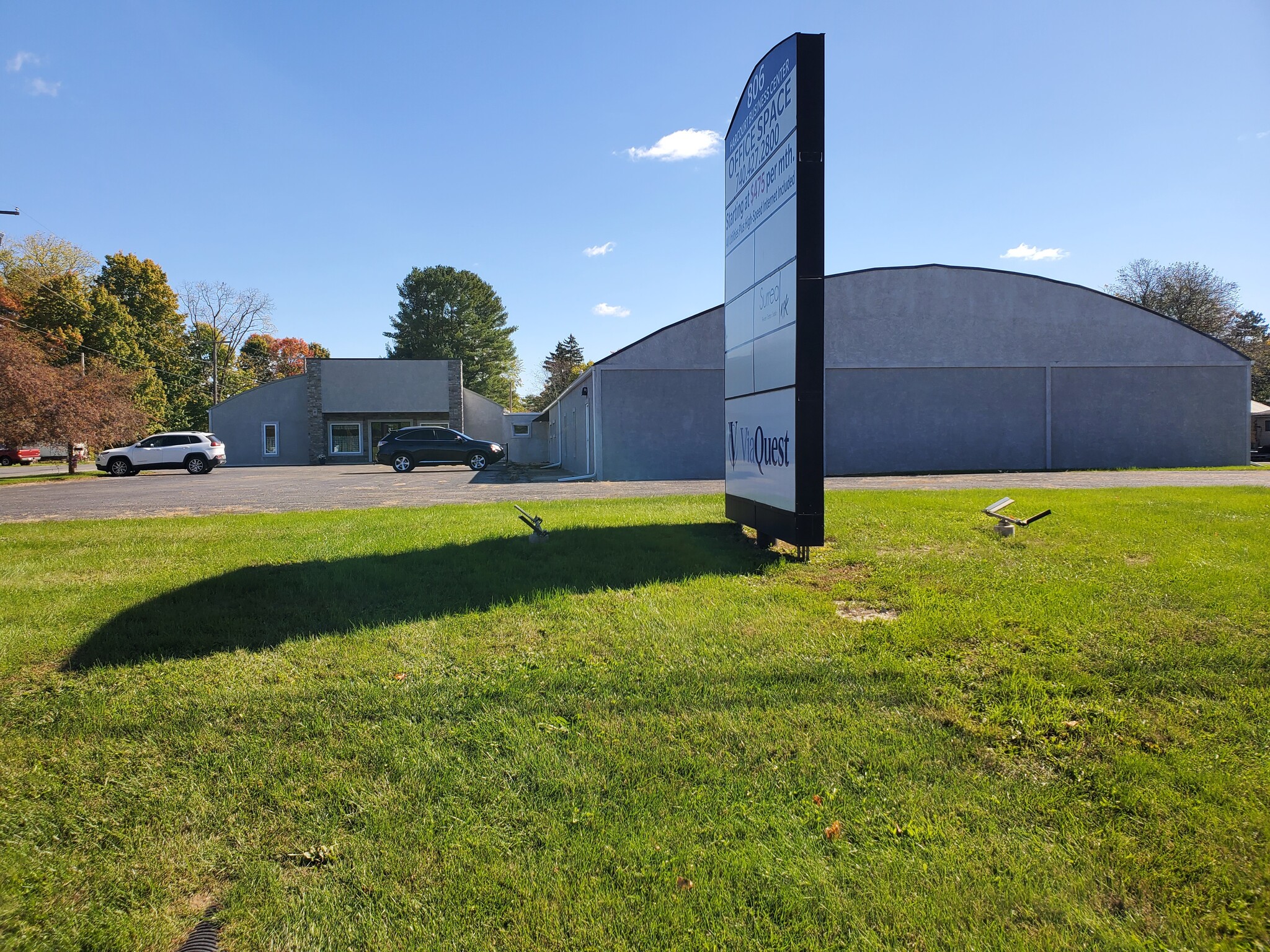 806 Harcourt Rd, Mount Vernon, OH à louer Photo de l’immeuble– Image 1 sur 15