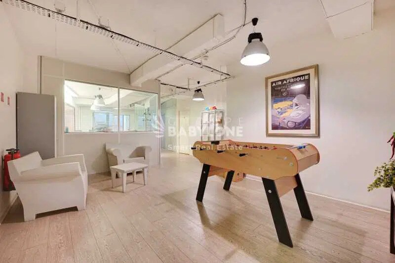 Bureau dans Saint-Cloud à vendre - Photo de l’immeuble – Image 3 sur 12