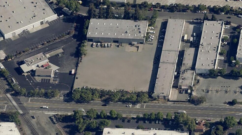 20303 Mack St, Hayward, CA à louer - Photo de l’immeuble – Image 2 sur 7