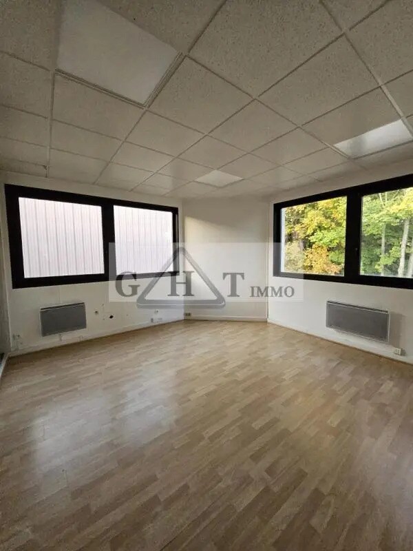 Bureau dans Verrières-le-Buisson à louer Photo de l’immeuble– Image 1 sur 5