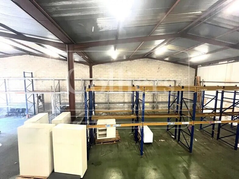 Industriel/Logistique dans Aubagne à louer - Photo de l’immeuble – Image 2 sur 8