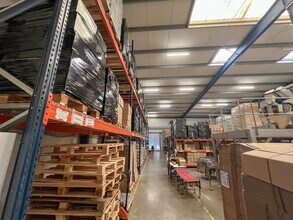 Local d'activités dans Peynier à vendre Photo intérieure– Image 2 sur 4