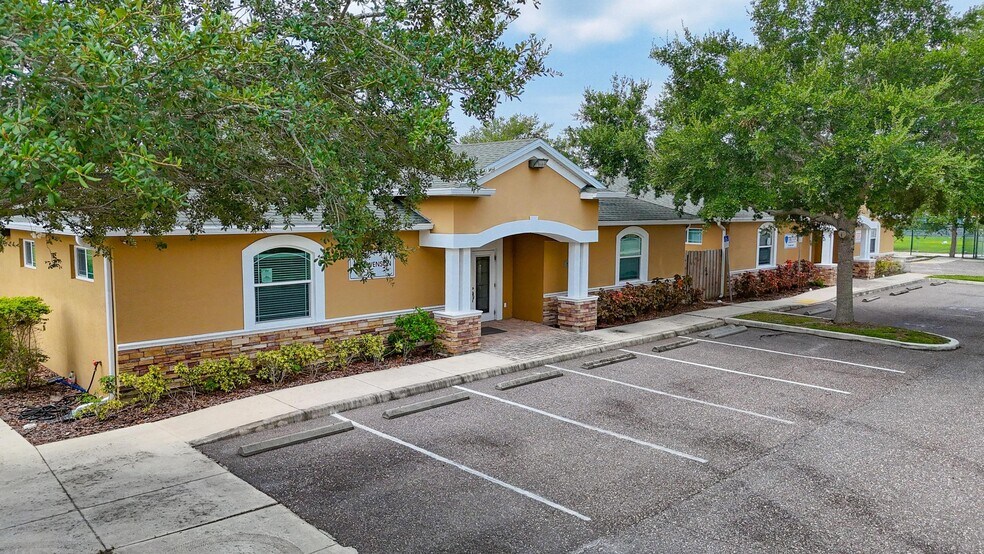7318 W Comanche Ave, Tampa, FL à vendre - Photo de l’immeuble – Image 3 sur 56