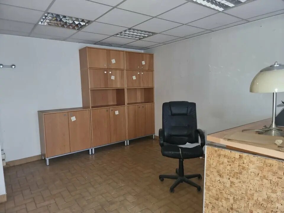 Local commercial dans Vincennes à louer Photo de l’immeuble– Image 1 sur 9