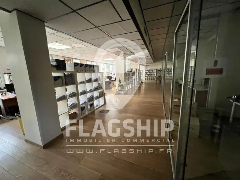 Local commercial dans Montreuil à vendre - Photo de l’immeuble – Image 2 sur 7