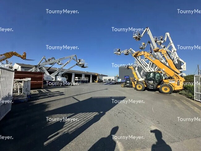 Plus de détails pour Local d'activités à louer