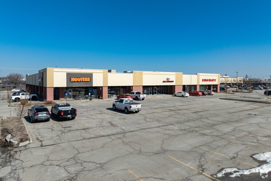 301-341 Market Pl, Fairview Heights, IL à louer - Photo principale – Image 2 sur 6