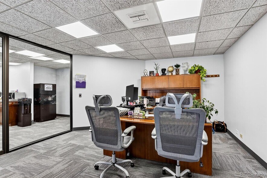 2700 S Shoshone St, Englewood, CO à vendre - Photo intérieure – Image 2 sur 25