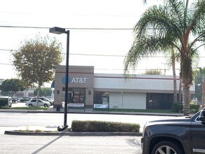 17200-17288 Saticoy St, Van Nuys, CA à louer Photo de l’immeuble– Image 2 sur 4
