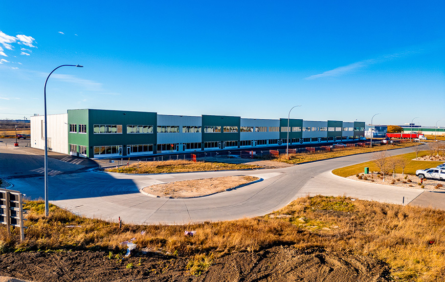 480 De Baets, Winnipeg, MB à louer - Photo de l’immeuble – Image 1 sur 10