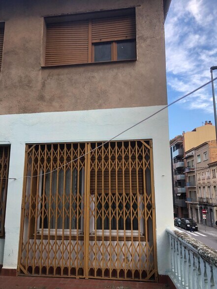 Immeuble residentiel dans Manresa, Barcelona à vendre - Photo de l’immeuble – Image 2 sur 28