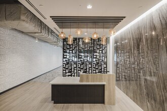 5897 Oberlin Dr, San Diego, CA à louer Photo intérieure– Image 2 sur 9