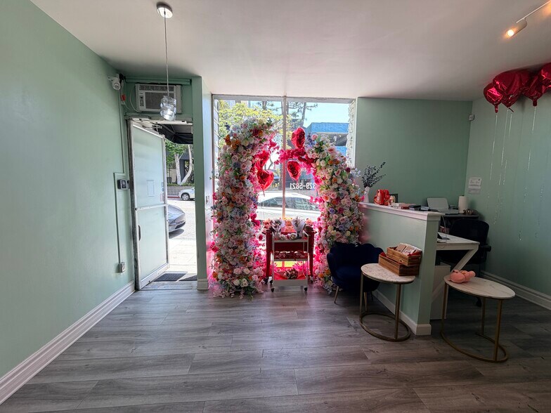 353-359 E Magnolia Blvd, Burbank, CA à louer - Photo de l’immeuble – Image 2 sur 10