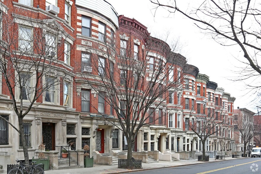 469 W 141st St, New York, NY à vendre - Photo de l’immeuble – Image 2 sur 9