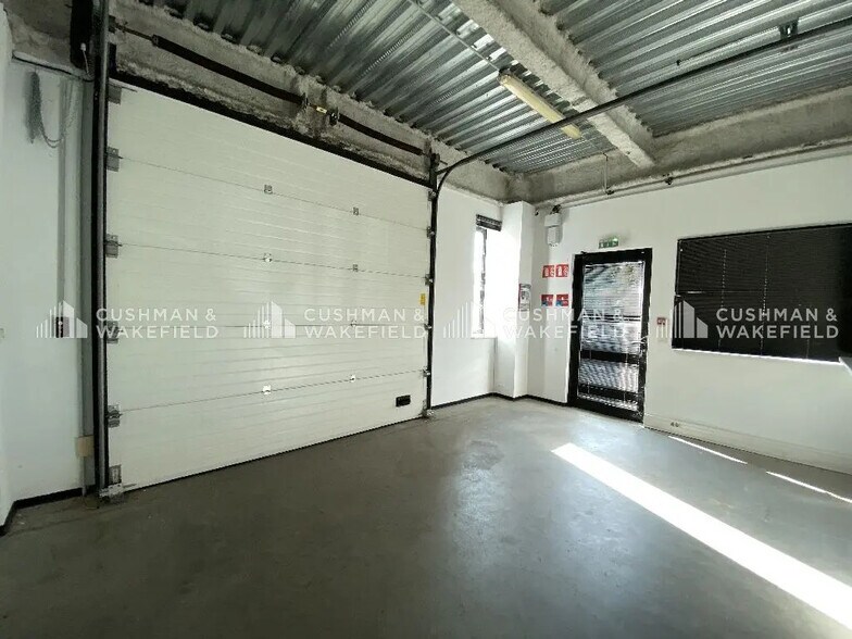 Local d’activités dans Entzheim à louer - Photo intérieure – Image 2 sur 5