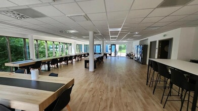 Bureau dans Croissy-Beaubourg à louer Photo intérieure– Image 2 sur 11