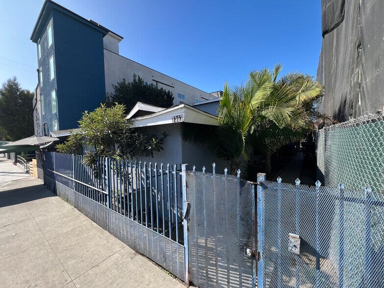 7307 S Broadway, Los Angeles, CA à vendre - Photo de l’immeuble – Image 2 sur 5