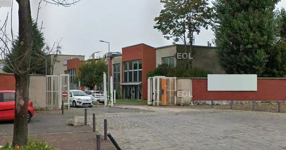 Bureau dans La Courneuve à louer - Photo de l’immeuble – Image 1 sur 1