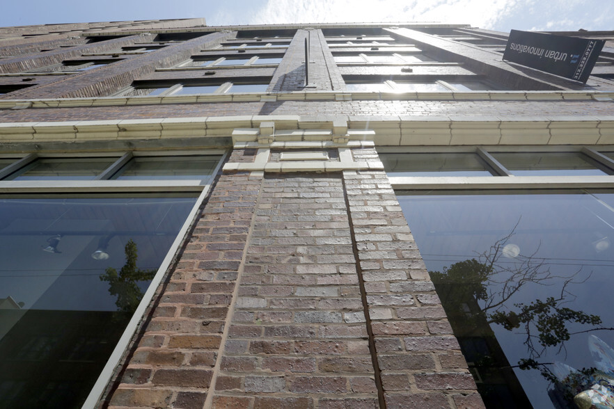 372 W Ontario St, Chicago, IL à louer - Photo de l’immeuble – Image 2 sur 26