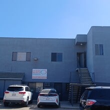 4870 Santa Monica Ave, San Diego, CA à louer Photo de l’immeuble– Image 2 sur 15