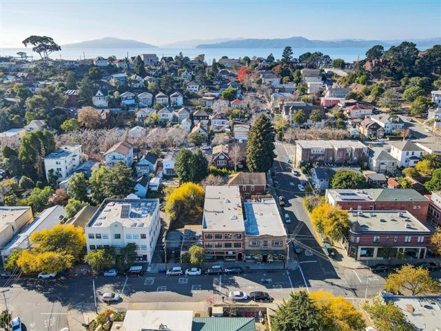 147 W Richmond Ave, Richmond, CA à vendre - Photo de l’immeuble – Image 2 sur 22