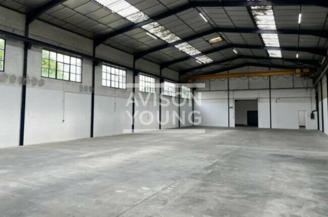 Plus de détails pour Local d'activités à louer